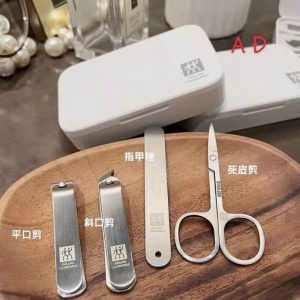 Bộ 4 Bấm Móng Tay Đa Năng Zwilling