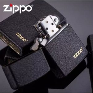 Hột Quẹt Zippo Đen Nhám Tem Đỏ Full Hộp