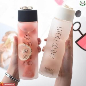 Bình Nước Thủy Tinh Lucky Day 350ml Có Dây Xách Tiện Lợi